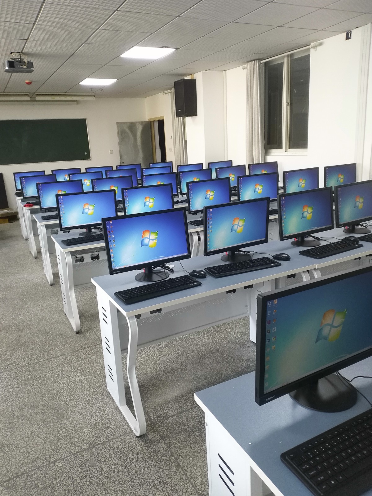 湖北孝感某工業(yè)大學(xué)案例